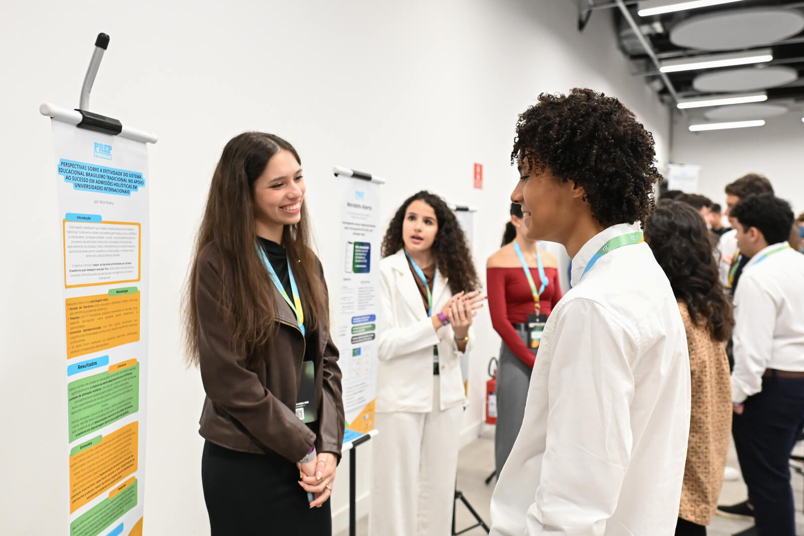 Estudantes do Prep Program em encontro presencial da Fundação Estudar